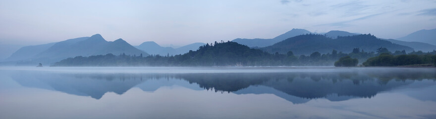 160cm、45kg的男生该如何穿衣搭配啊、春、夏、秋季。