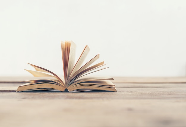 Whiteout生存在11个月内超过4亿美元