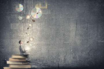 160cm、45kg的男生该如何穿衣搭配啊、春、夏、秋季。